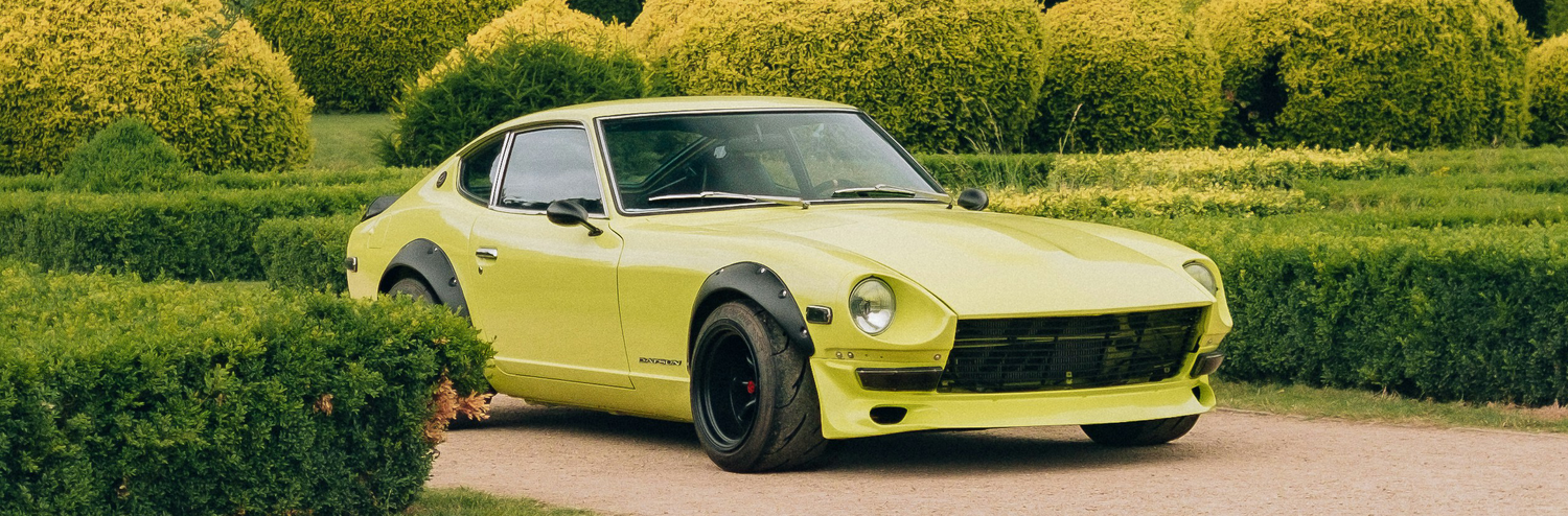 Vehicle with wheel spacers fitted